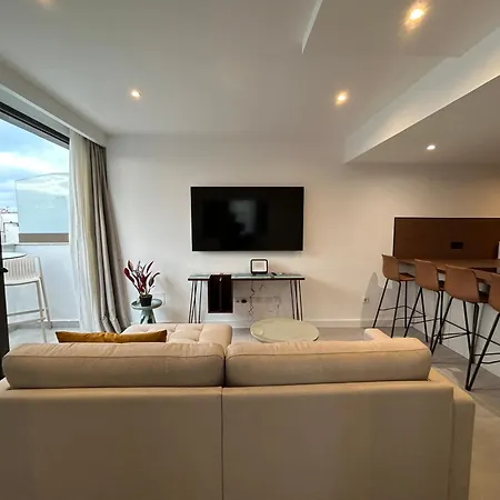 Aqua Bay View Atico 3 *